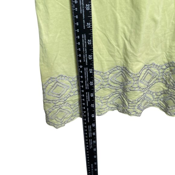 Vertigo Paris Blouse Women's XL Neon Embroidered V-Neck Short Sleeve Top NWT - Picture 9 of 13